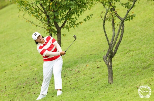 아이언샷 날리는 신다인 / 사진=KLPGA 투어 제공. 연합뉴스