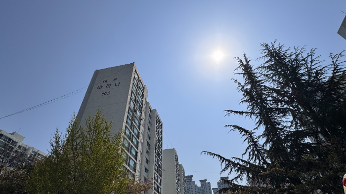 부산 해운대구 우동 일대에서 진행중인 대우=마리나 1·2차 재건축사업(사진)에 신영부동산신탁이 토지신탁 참여의향서를 제출했다.