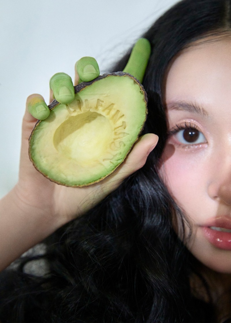 트와이스 채영, 첫 정규 앨범 콘셉트 포토 최초 공개…아이코닉 비주얼 눈길