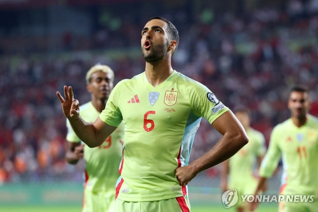 해트트릭 완성한 메리노 / 사진=연합뉴스