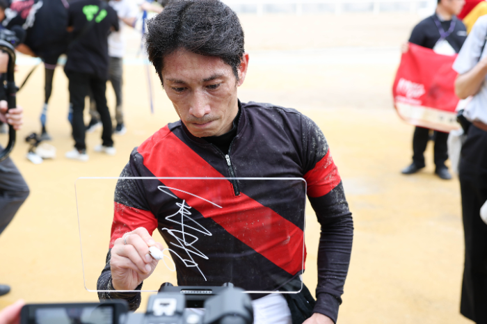 제8회 코리아컵&코리아스프린트, 일본 ‘딕테이언’, 홍콩 ‘셀프임프루브먼트’ 나란히 정상