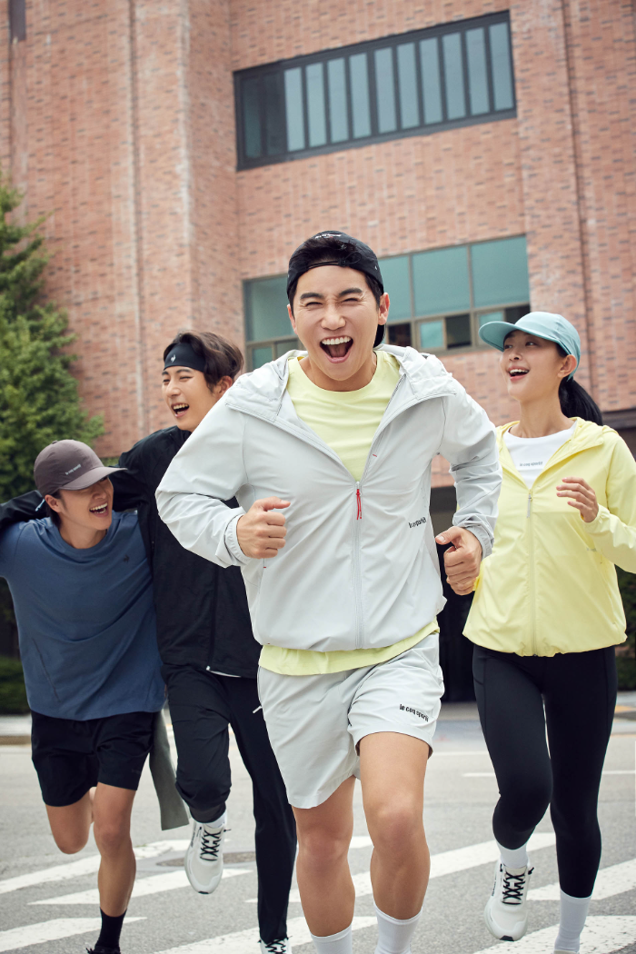 르꼬끄 스포르티브, 러닝화 ‘비바폼 맥스 쉴드’ 출시 및 유세윤과 러닝 캠페인 전개