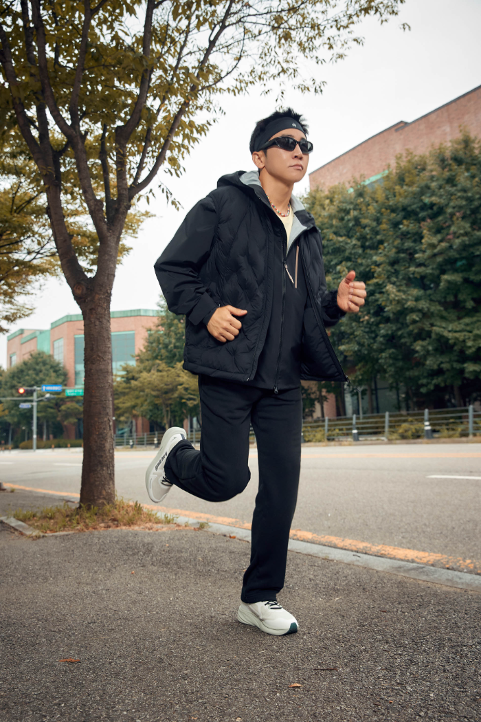 르꼬끄 스포르티브, 러닝화 ‘비바폼 맥스 쉴드’ 출시 및 유세윤과 러닝 캠페인 전개