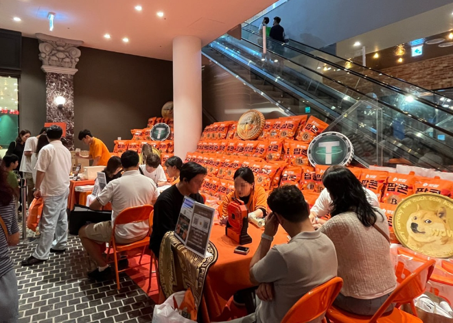 빗썸, 신세계사이먼 부산 프리미엄 아울렛서 비트코인 채굴 팝업 부스 운영. ⓒ 빗썸