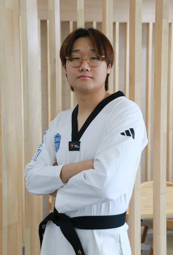 제48회 한국대학태권도연맹 회장기배 겨루기 전국대회에서 우승을 차지한 가톨릭관동대 영어교육과 2학년 정해도 학생. (사진제공=가톨릭관동대)