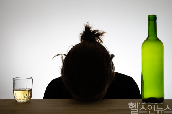 폭음하는 여성은 연부조직 육종 발생 위험이 최대 3.7배 높아진다는 연구 결과가 나왔다. (이미지 제공=클립아트코리아)