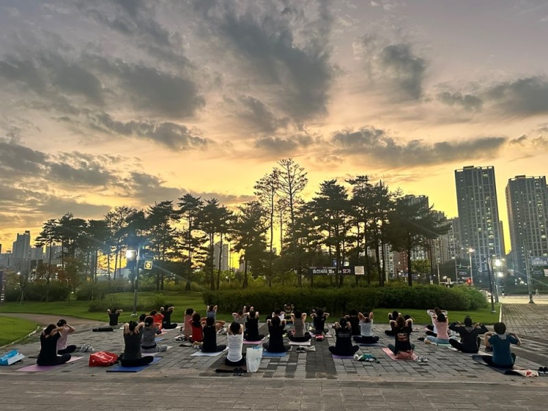 의정부시, 가을밤 빛낸 '송산사지 별을 품은 요가' 개막