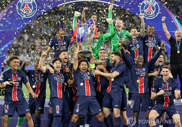 2024-2025 UEFA 챔피언스리그 우승팀 PSG 선수단의 세리머니 모습. 사진=연합뉴스