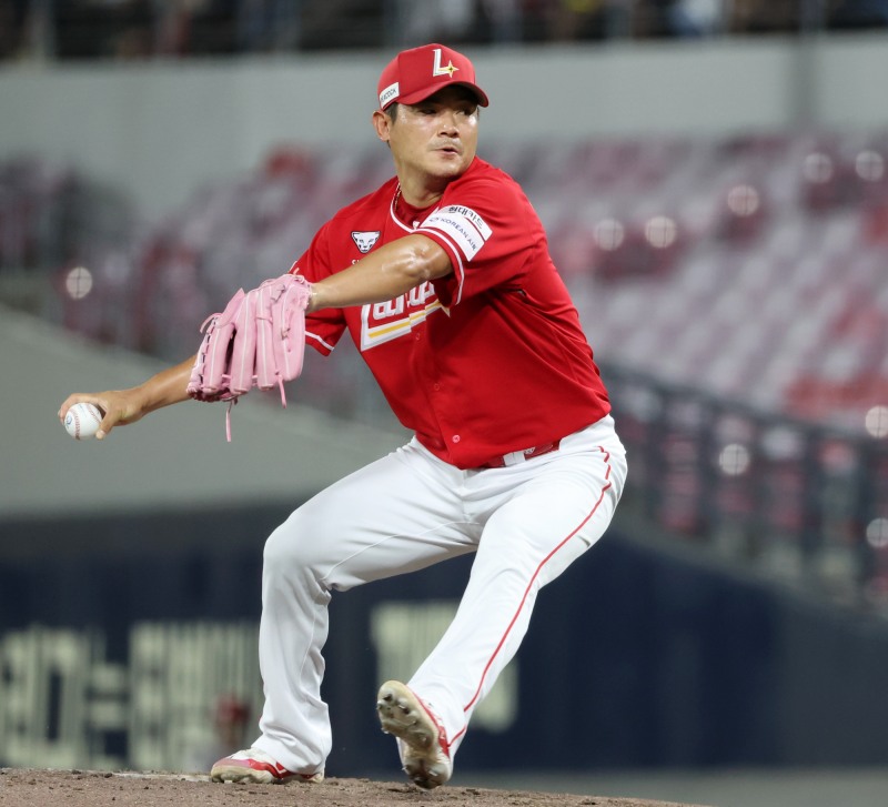 투구하는 노경은 / 사진=연합뉴스