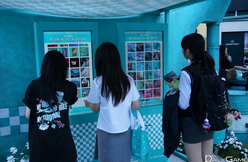 이벤트 이미지를 사용한 포토 키오스크가 운영됐다.