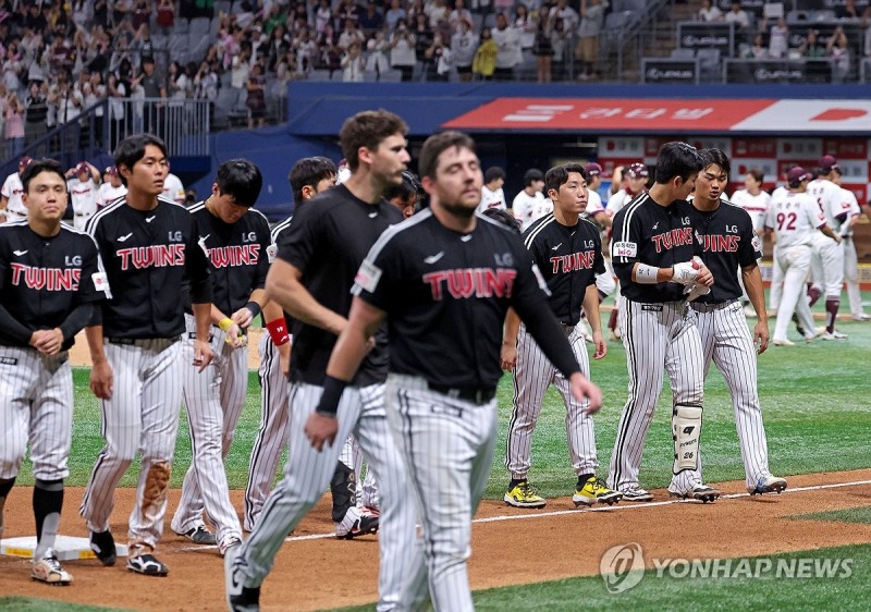 경기에 패한 LG / 사진=연합뉴스