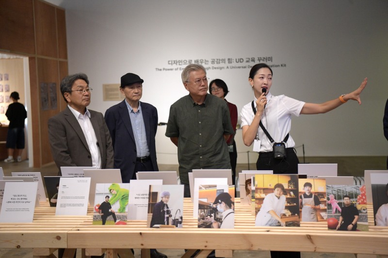 디자인비엔날레 관람 (사진제공=광주광역시)