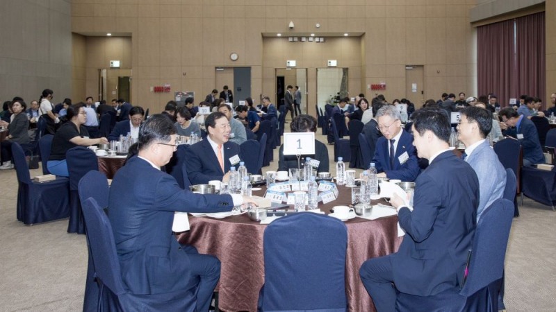 세종시, 국정과제와 함께 가는 시정…기업인과 미래 논의