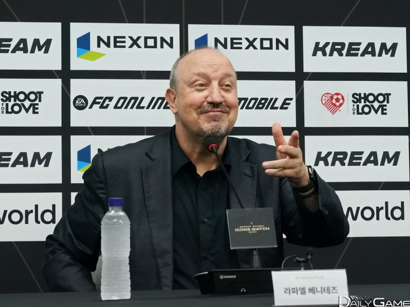 '2025 아이콘매치' 실드 유나이티드 라파엘 베니테즈 감독.