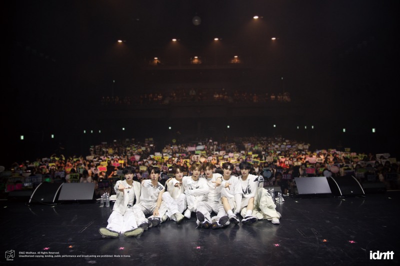 아이덴티티 unevermet, 日 데뷔 쇼케이스 성황리 마무리…웃음+감동 가득