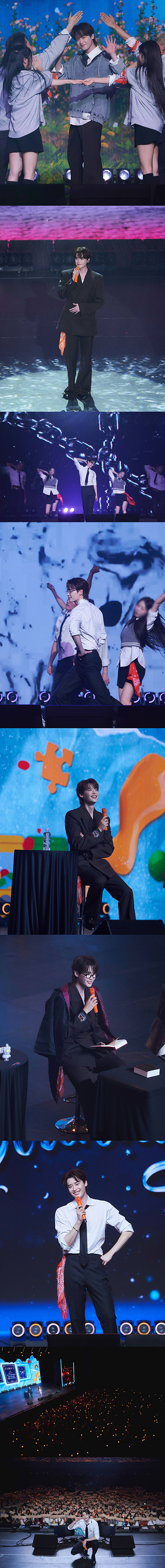 이종석, ‘With : Just Like This’ 아시아 투어 화려한 포문…‘춤+노래+토크+게임’ 팬 사랑 꽉 채운 180분