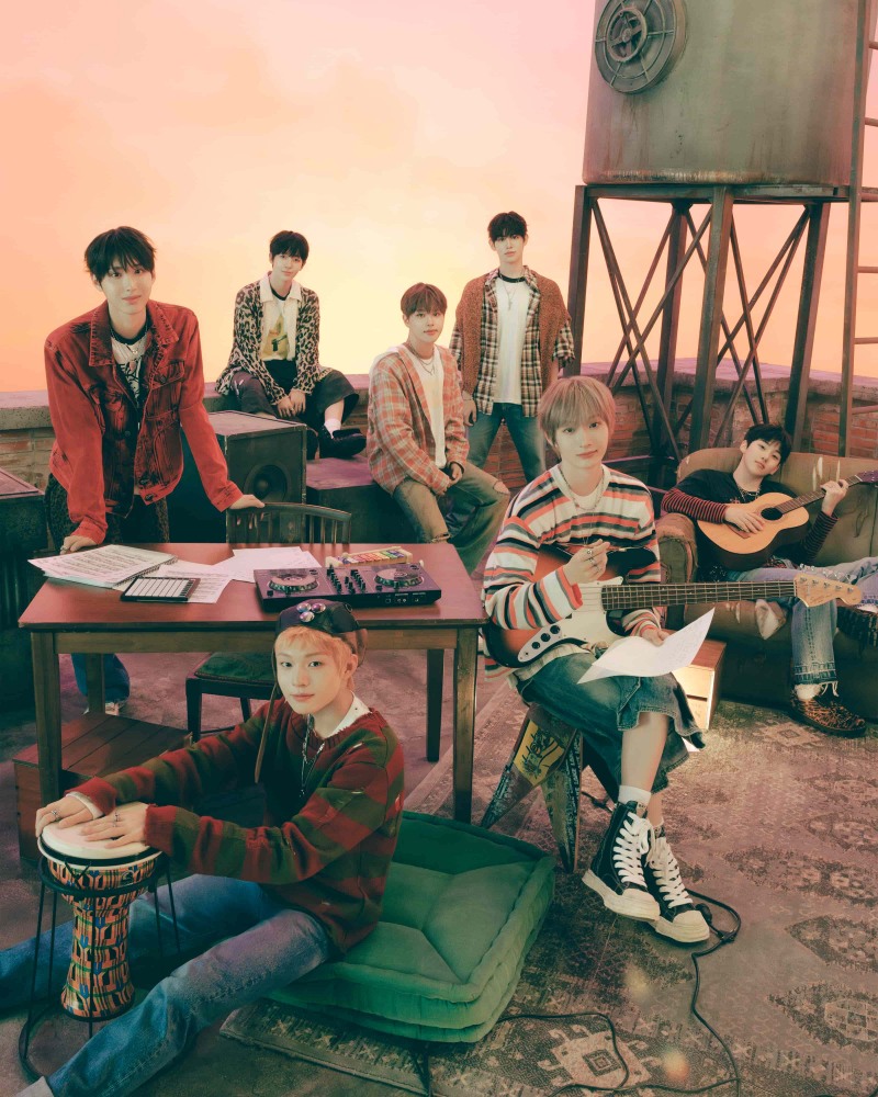 킥플립, 자유분방 엉뚱 매력 7인조 보이밴드 변신…미니 3집 마지막 콘셉트 티저 공개