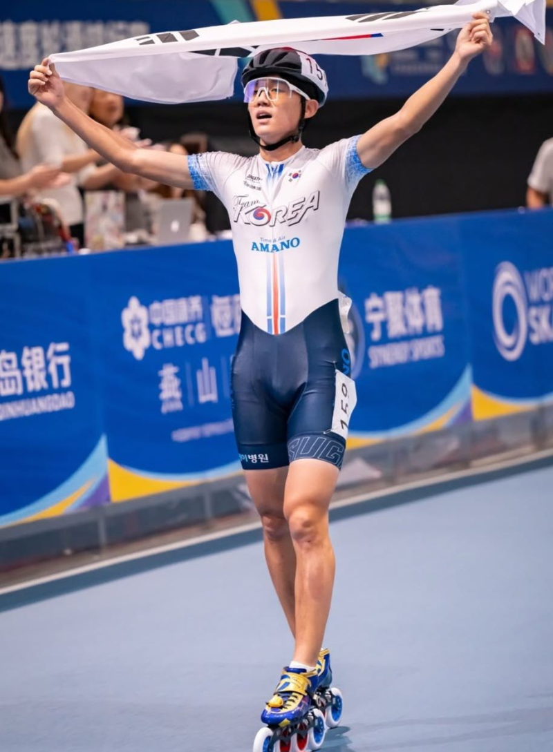 서원고 롤러부 강병호 학생이 2025년 주니어 세계선수권 대회 E10,000m에서 금메달을 획득했다.(충북교육청 제공)