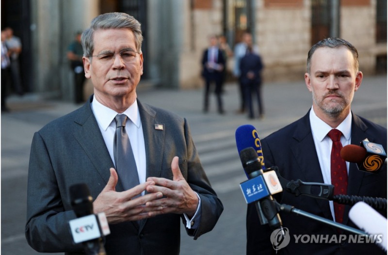 베선트 재무장관과 그리어USTR 대표는 다음 달 미-중 고위급회담에서 관세문제를 본격적으로 논의할 것이라고 밝혔다. 사진=로이터통신, 연합뉴스