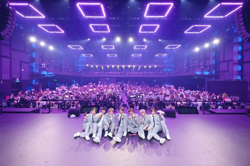 누에라, 中 대륙 홀렸다…첫 팬미팅→특별 이벤트 성료