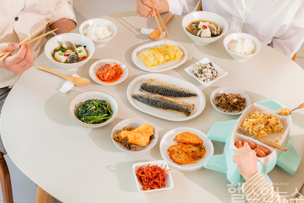 건강은 하루 세 끼 균형 잡힌 식사로 쌓아가는 '영양 저축'에서 시작된다. (사진 제공=클립아트코리아)