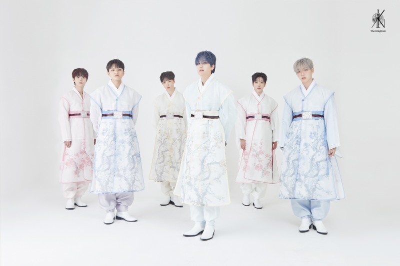 더킹덤, 스페셜 앨범 한복 콘셉트 포토 공개…‘동양 판타지’의 진화