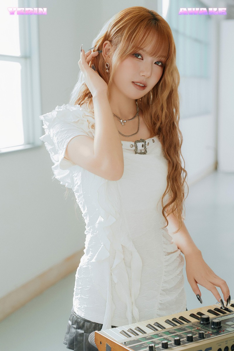 여자친구 예린, 디지털 싱글 ‘Awake’ 콘셉트 포토 공개…록스타 변신