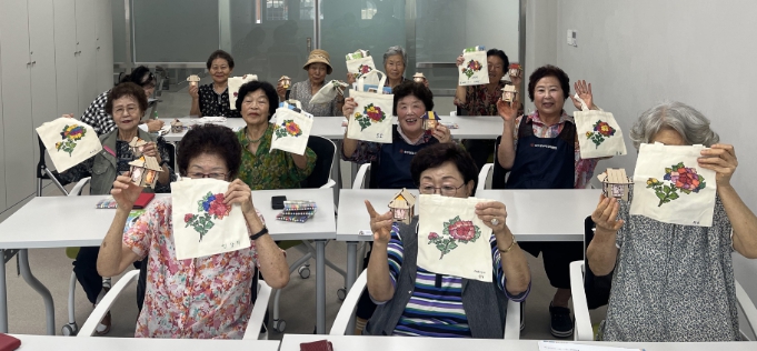 청주상당보건소, ‘뇌를 깨우는 체조’ 치매예방 프로그램 (청주시 제공)