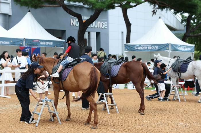 “과천시민공원에서 말馬 만나요”한국마사회‘도심승마축제’ 개최