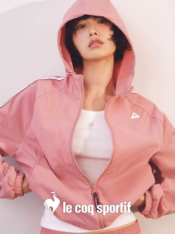 르꼬끄 스포르티브, 화보 속 나나 입은 ‘선데이 후드 자켓’ 인기 고공행진!
