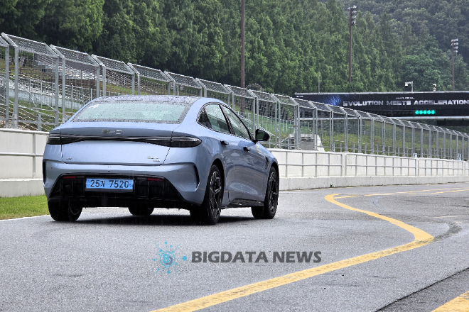 BYD코리아가 지난달 출시한 중형 전기 세단 '씰' 뒷모습 =성상영 기자