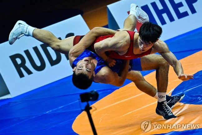 세계선수권대회 결승에서 점수 허용하는 정한재(오른쪽) / 사진=연합뉴스
