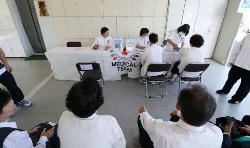 지난 21일 신천지 김포교회에서 고령 성도들을 대상으로 건강증진 캠페인을 진행했다. (사진 제공: 신천지 김포교회)