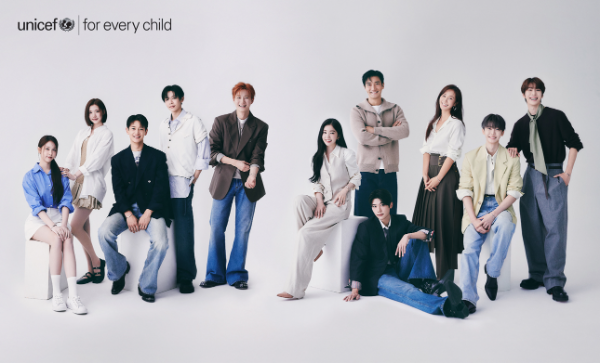 ‘유니세프 팀’ 캠페인에 참여한 카르멘·지우·민호·쇼타로·수호·아이린·시원·시온·유리·재민·도영(사진제공=유니세프 한국위원회, 패션매거진 마리끌레르)