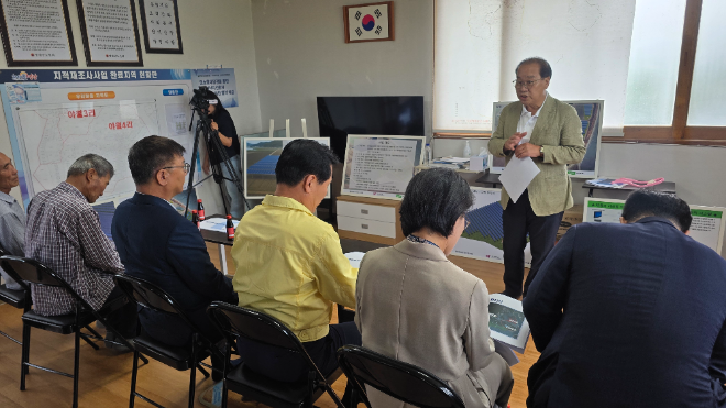 더불어민주당 전남도당위원장을 맡고 있는 주철현 국회의원(여수시갑)은 지난 9월 22일, 전남 영광군 일대 재생에너지 발전단지를 방문해 현장 점검에 나섰다.