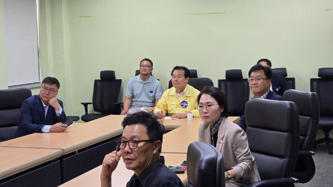 더불어민주당 전남도당위원장을 맡고 있는 주철현 국회의원(여수시갑)은 지난 9월 22일, 전남 영광군 일대 재생에너지 발전단지를 방문해 현장 점검에 나섰다.