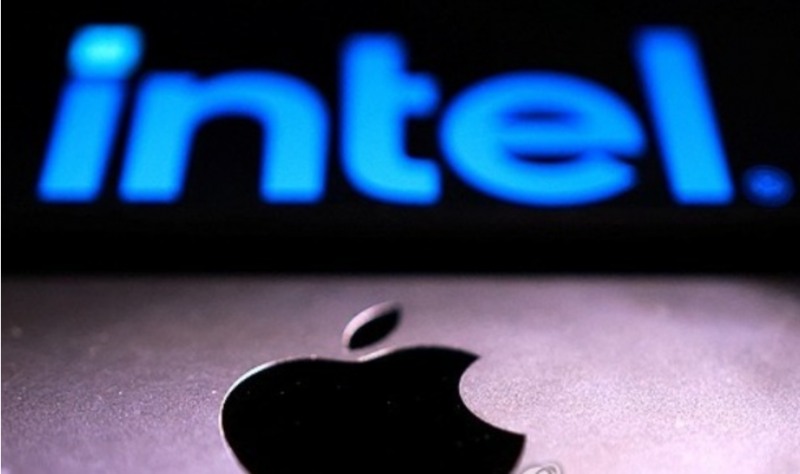 인텔이 최근 트럼프행정부의 지원에 이어 엔비디아 소프트뱅크 애플의 투자 유치 타진에 나서는 등 경영난 타개에 전력을 기울이고 있다. 사진=로이터통신, 연합뉴스