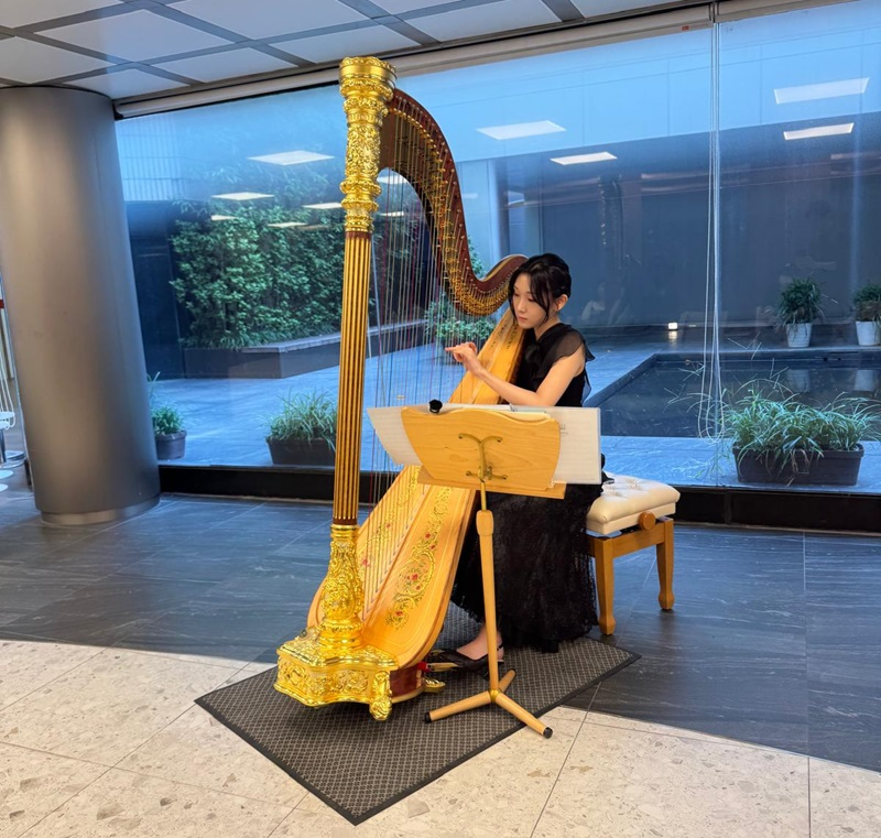 세이브월드 & 강남차병원, 여성 환자 위한 힐링 하프 연주회 개최