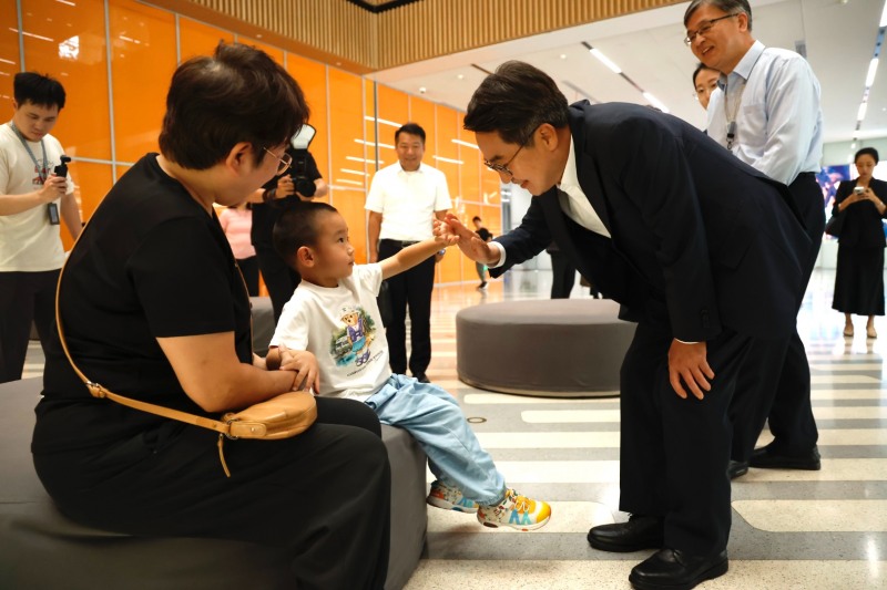 김동연 지사, 중국 상하이도서관을 방문