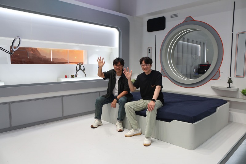 왼쪽부터 주민석 디렉터, 이범준 총괄PD(제공=넥슨).