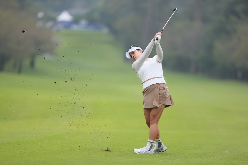 윤이나의 하이트진로 챔피언십 2라운드 경기 모습. /손진현 골프전문 사진 기자