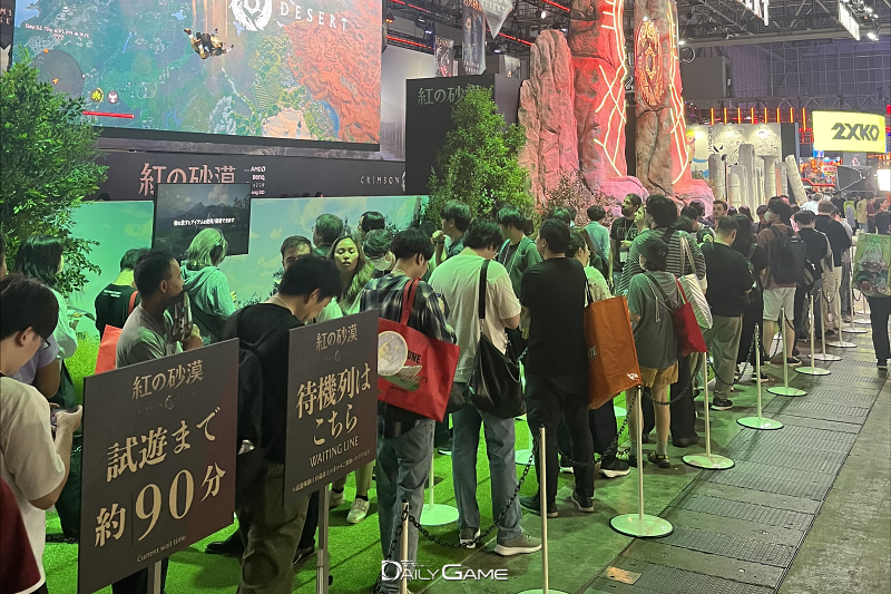 '붉은사막' 부스는 개막 첫 날 90분 이상의 체험 대기 시간이 발생할 정도로 많은 관람객이 몰렸다.