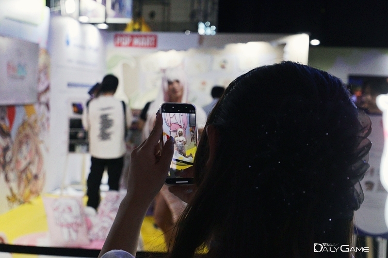 '트릭컬' 부스에 많은 관람객이 관심을 보였다.