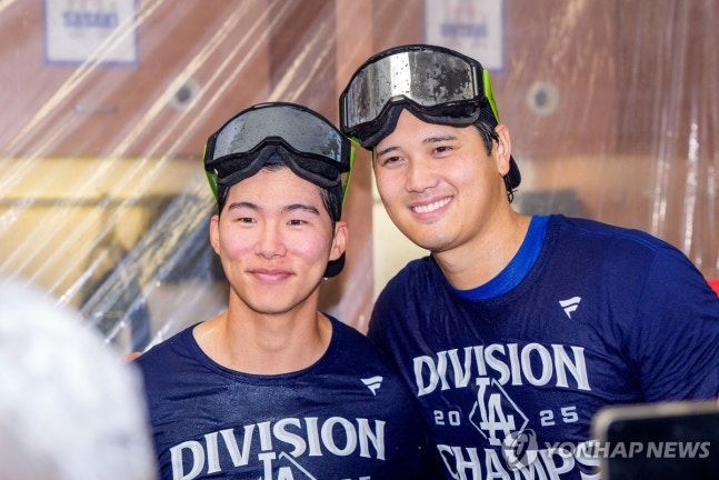 김혜성(왼쪽)과 팀 동료 오타니