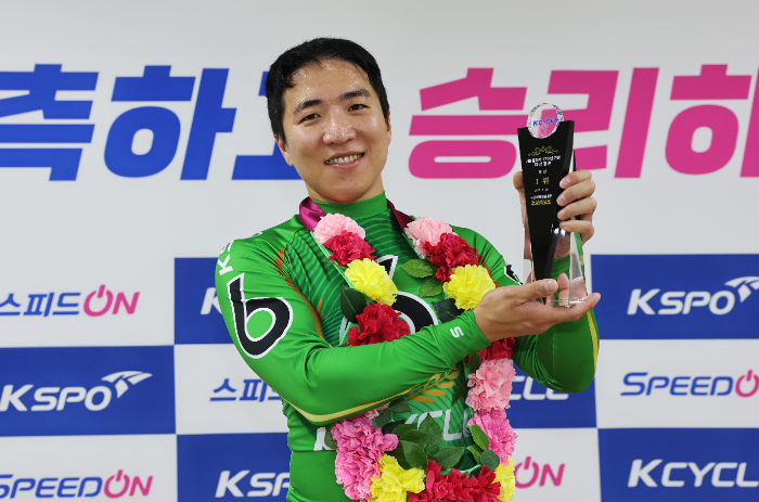 임채빈은 지난 28일 열린 서울올림픽 37주년 기념 대상 경륜에서 우승을 차지하며 경륜 최강자 자리를 굳혔다.