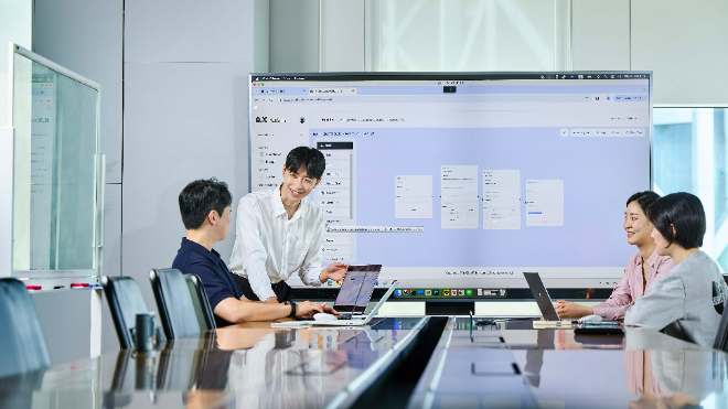 SK텔레콤이 SK AX와 공동 개발한 업무용 AI 에이전트 '에이닷 비즈(A. Biz)'를 올해 말까지 SK그룹 25개 멤버사로 확산한다고 29일 밝혔다. ⓒ SK텔레콤