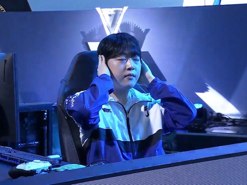 노영진에 승리 후 기쁨의 시간을 만끽하는 '샤이프' 김승환