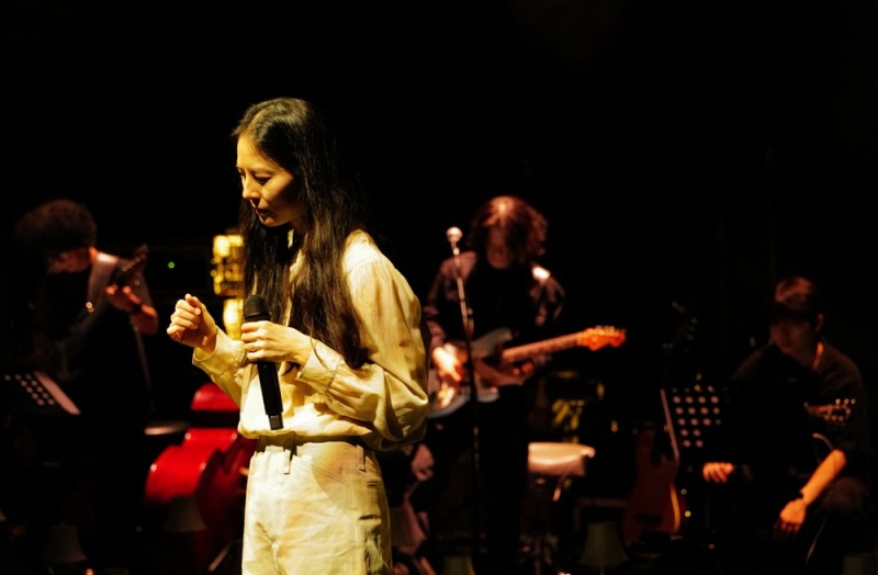 박지윤, 단독 콘서트 매진 속 성료…“오늘의 기억이 모두에게 따뜻한 소리로 남기를”