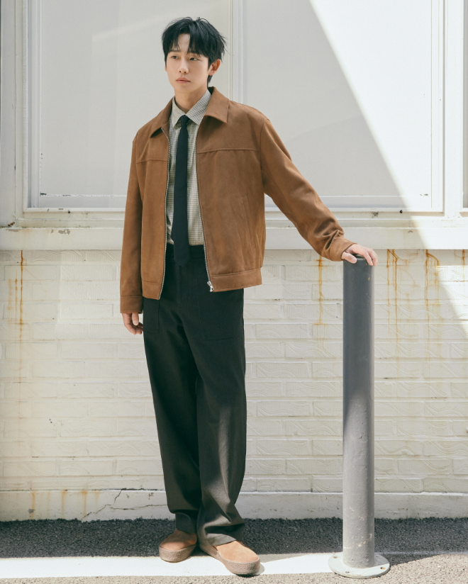 비즈니스 캐주얼 브랜드 마인드브릿지(MIND BRIDGE)가 여의도 IFC몰 L2층에 새로운 플래그십 스토어 ‘MIND BRIDGE SEOUL’을 오픈했다.