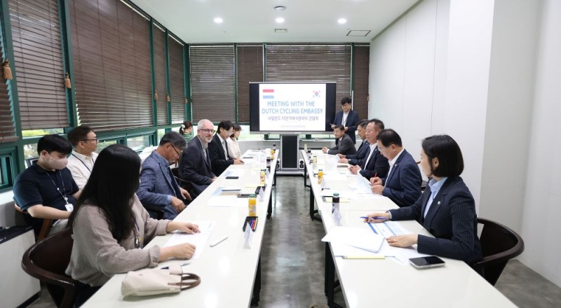 시흥시의회 도환위, 네덜란드와 자전거 정책 해법 모색